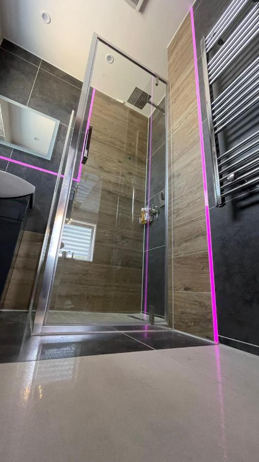 #4 Tgha Luxury One Bedroom Apartment In Athlone Dış mekan fotoğraf
