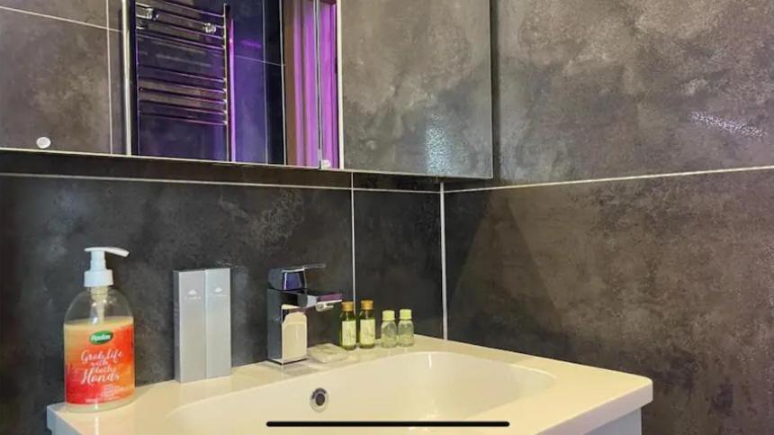 #4 Tgha Luxury One Bedroom Apartment In Athlone Dış mekan fotoğraf